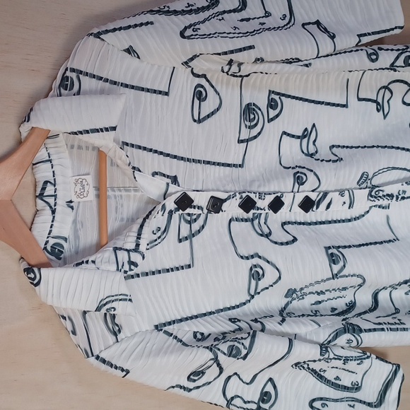 Et Lois Wearable Art White Button Front Shirt Black Scribble Face, Clocks Design - Picture 3 of 15